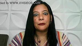 A mãe e o filho donzelo story unfolds