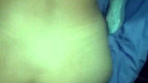 看妹子们亲吻后弯腰猛干玩乐