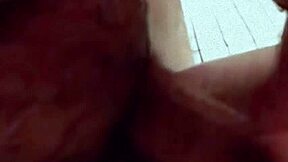 公厕隔间陌生人鸡巴摩擦超刺激