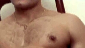 尤里·高乔展示巨鸡巴独秀