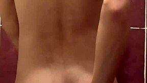 偷窥Richard在淋浴中全裸，太热了！