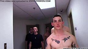 新兵在军营淋浴训练中被精液淋湿