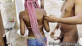 浴室快速黑女佣后入式肏