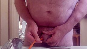 Stuffguy 浴室独玩导尿管发情