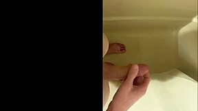 在这个热门单人合辑视频中撸我的鸡巴