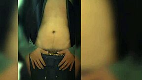 年轻的同性恋业余爱好者疯狂自慰在镜头前