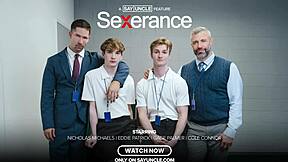 可爱Twink能在Sexerance Part 2同性恋模仿中处理第一根鸡巴吗？