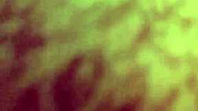 人妖妓女接受肛门猛击和生精液