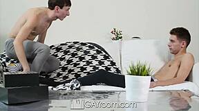 哇，毛茸茸的小伙Nick Steele猛干Skylar Mattel！