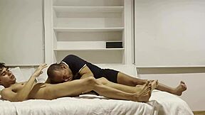 该死，残疾家伙给年轻18+猛男致命口交！