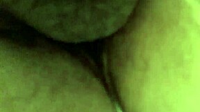 人妖妓女接受肛门猛击和生精液