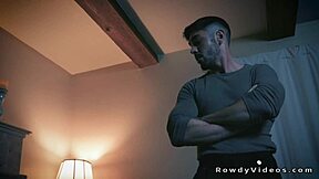 直男游戏玩家尝试一次性肛交在狂野鸡巴痴迷中