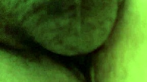 人妖妓女接受肛门猛击和生精液