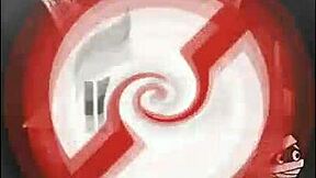 小鲜肉在车库用大鸡巴假阳具玩肛门