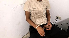 继兄被抓到隔壁无耻手淫