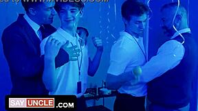 第一次嫩仔和爸爸们在毛茸茸可爱同性模仿性爱第5部分免费