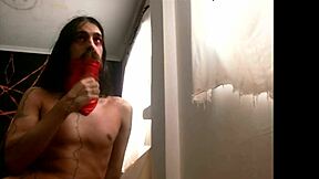 猩红婊子深喉巨大怪物假阳具。