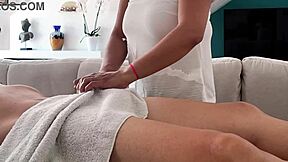 4K亚洲按摩，提供特写手淫，涂油高潮和无手射精！