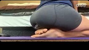 Bouncing Bubble Butt on Soles in Fetish Play