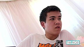 Xander's bareback blowjob and cumshot frenzy