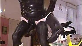i remember that crazy rubber retro video from 2003, roxina in xl wmv
