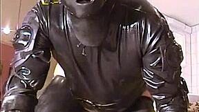 i remember that crazy rubber retro video from 2003, roxina in xl wmv